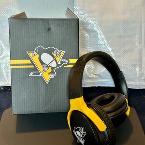 Pittsburgh penguins Black and Yellow On-Ear Headphones bluetooth wireless hockey